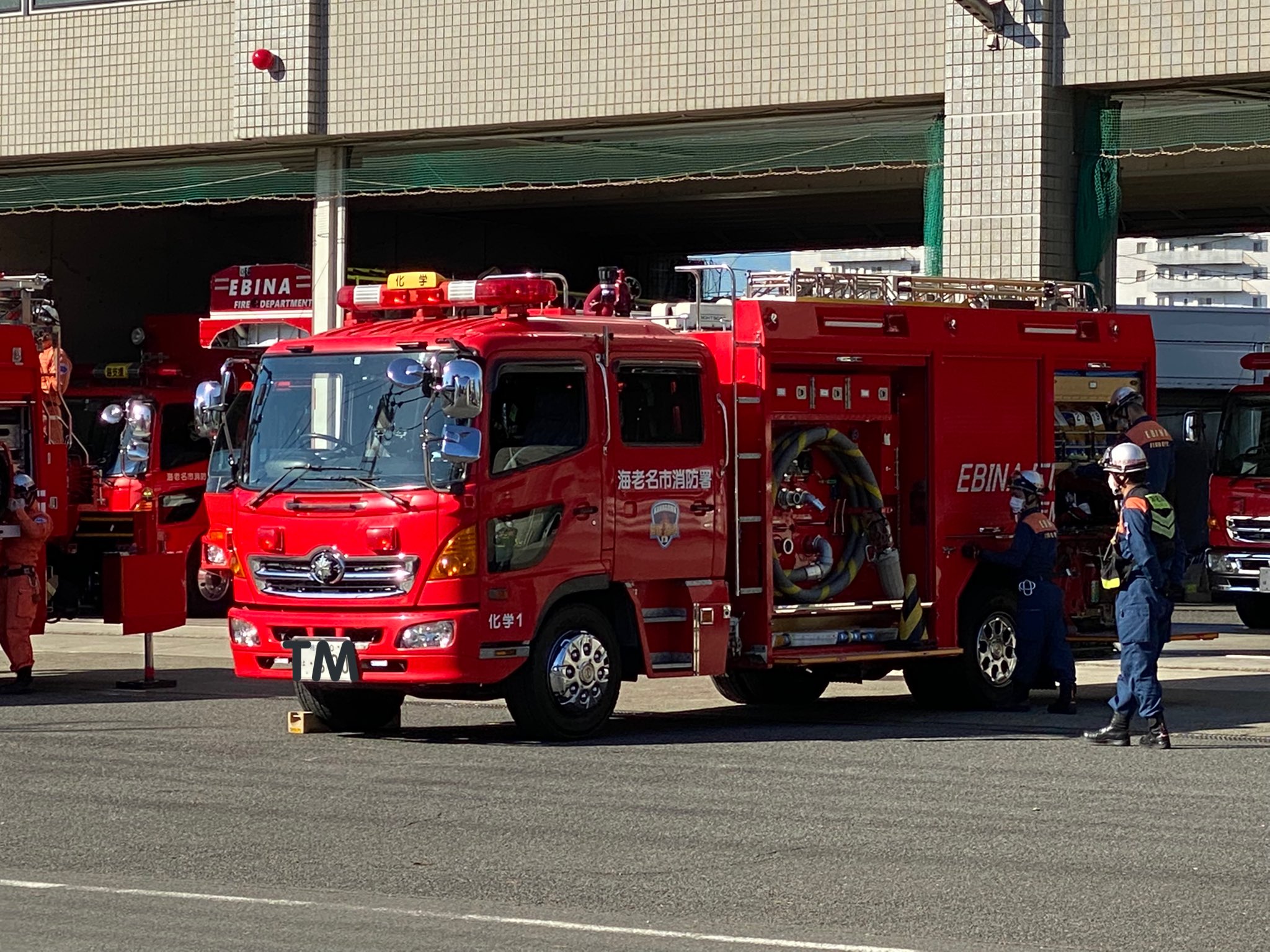 Twitter 上的 Tanashin17 ここの救助工作車はユニック型積載形クレーンを艤装してるんですね ヒアブ型折り畳み式ローダークレーン ナックルブーム式ミニクレーン では無いl型クレーン装備は珍しいですね 日野レンジャープロ前期型の2軸水槽車も居ましたよ