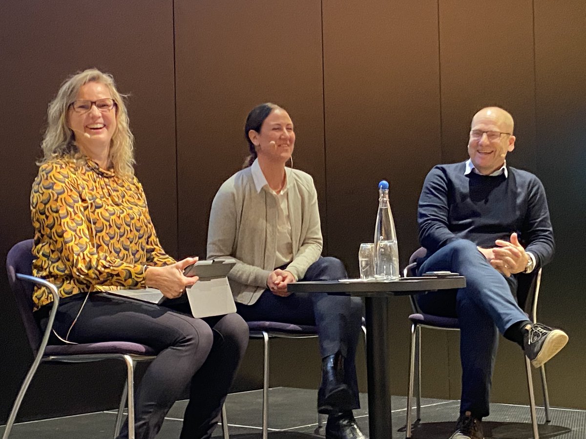 God stemning på @utdanningsf  Skolelederkonferanse. Kunnskapsministeren og @Alltid_uansett i samtale ledet av <a href="/tbofsti/">turid buan øfsti</a>