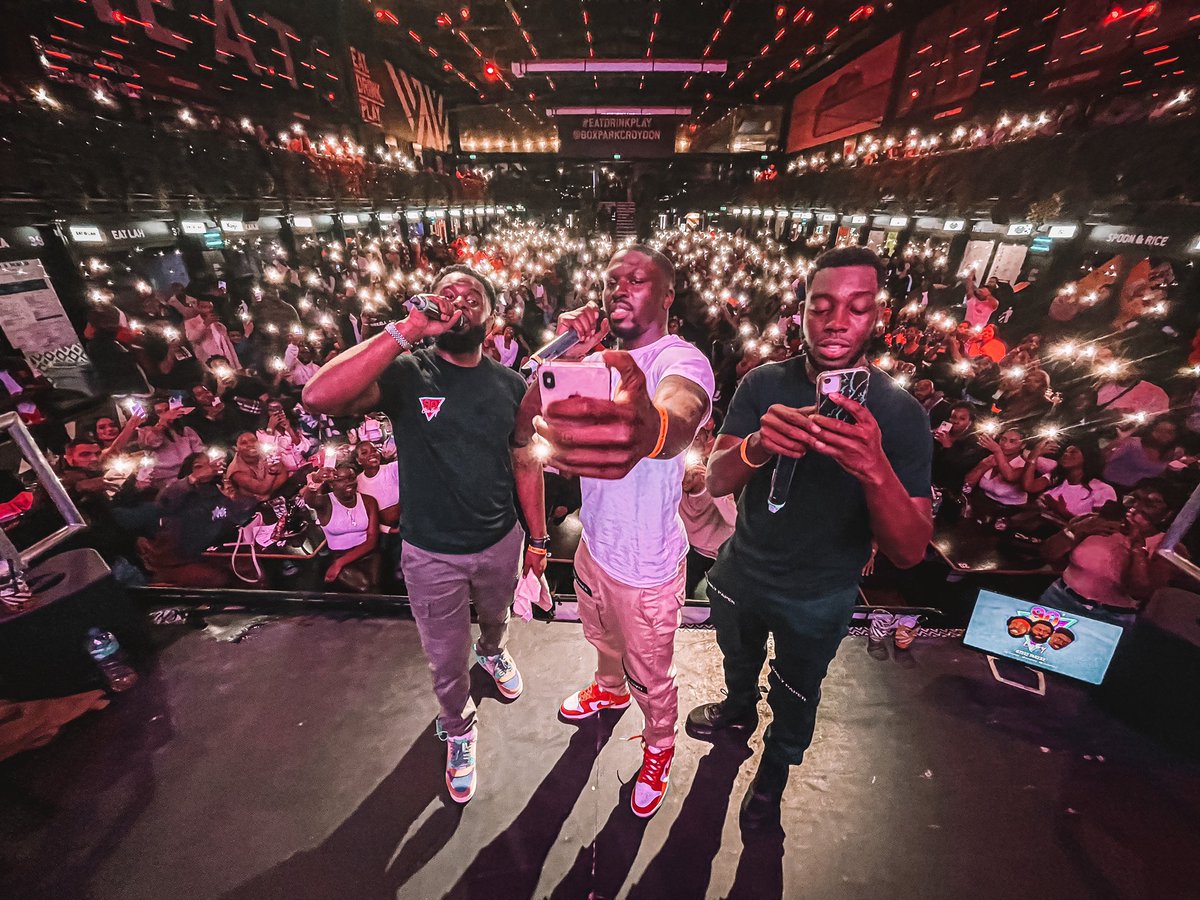 90sBabyShow's tweet photo. Last night was crazy. Thank you to everyone that came out to enjoy with us. 

Stay safe 🖤

#90sBabyShow #BOXPARKCroydon https://t.co/A2uHX4zkX6