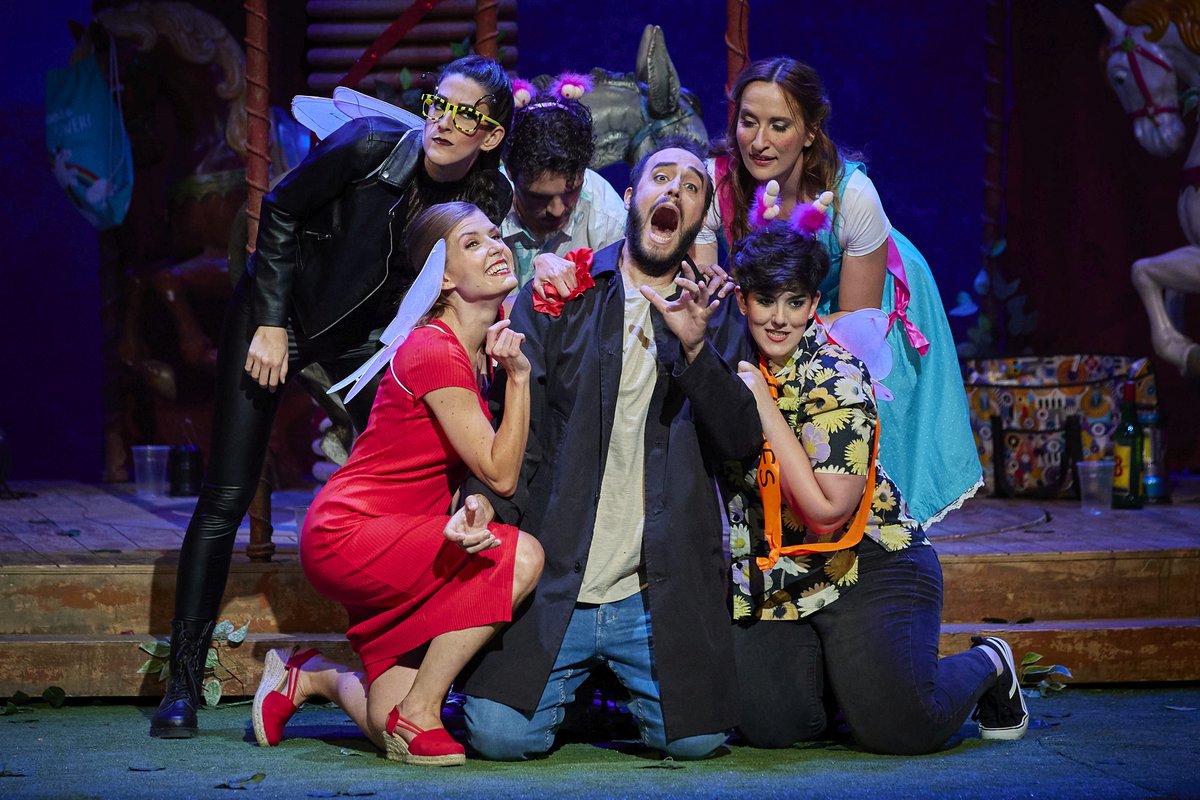 FestivalGranada's tweet photo. Feliz #DiaDeLaOpera #OperaWorldDay
Lo celebramos recordando a los jóvenes de nuestra #AcademiaBarroca que este verano aprendieron y disfrutaron cantando en una nueva producción de ópera The Fairy Queen de #Purcell. A todos les deseamos un brillante futuro en el mundo de la ópera. https://t.co/XehgE1W2Za