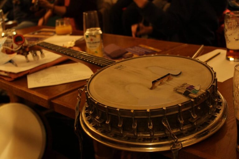 Tues 26 Oct, Kingussie
#StorylandsSessions - Trad Table Sessions #2
LAST CALL FOR WORKSHOP SIGN UP 🔽
🔹 7PM Workshop, Session 'Dry Run'
eventbrite.co.uk/e/storylands-s… 
NO BOOKING REQUIRED 🔽
🔹8.30pm – Trad Tunes Table Sessions (Slow &amp; Advanced Sessions) 🎶🎹🎻

badenochstorylands.com/storylands-ses…