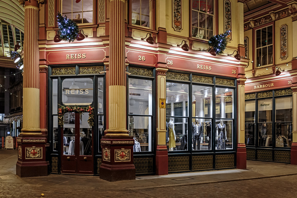LEVYRealEstate's tweet photo. We are pleased to have acted on behalf of the City of London Corporation and happy to announce that Reiss have signed up to a new 5 year lease at Leadenhall Market in the City of London. 

Follow the link in our bio to read the article in full. 

📸 @Flickr https://t.co/AoXZbITvH4