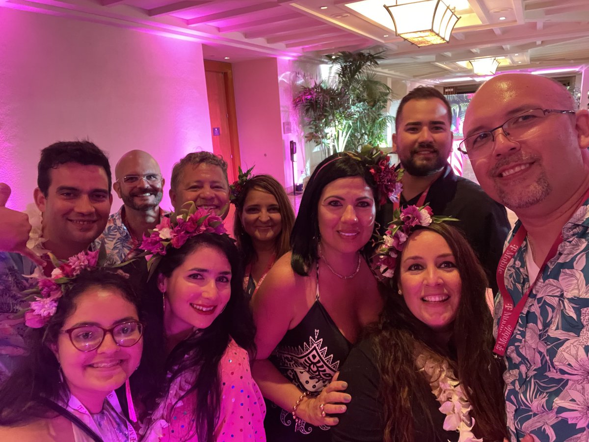 Closing out Peak 21 with lots of smiles ⁦<a href="/TMobilePR/">T-Mobile Puerto Rico</a>⁩