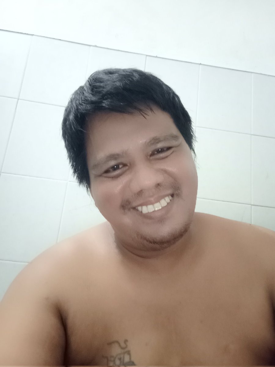 ถ้าดูจากภายนอกคือเป็นคนร่าเริงแจ่มใส แต่ส่วนลึกในใจโครตเหงาเลย...โสดเป็นรุก