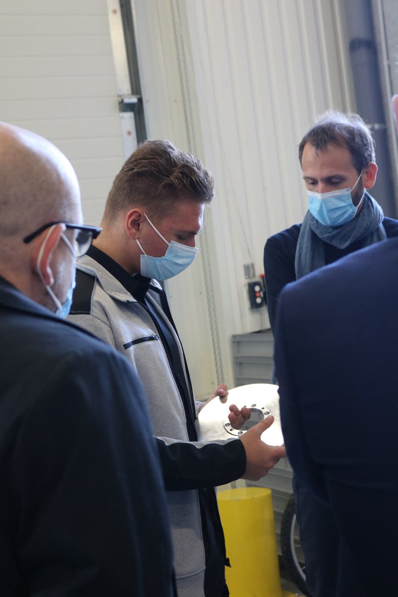 icam_fr's tweet photo. 🎉Vendredi dernier avait lieu la remise de diplômes des promotions 2020 et 2021 de l'#EcoleDeProduction de l'Icam site de #GrandParisSud (CAP CIP) à #Lieusaint, une formation en 2 ans pour ceux qui n’ont pas réussi à trouver leur voie dans le système scolaire traditionnel ! https://t.co/B7vYw7fcNs