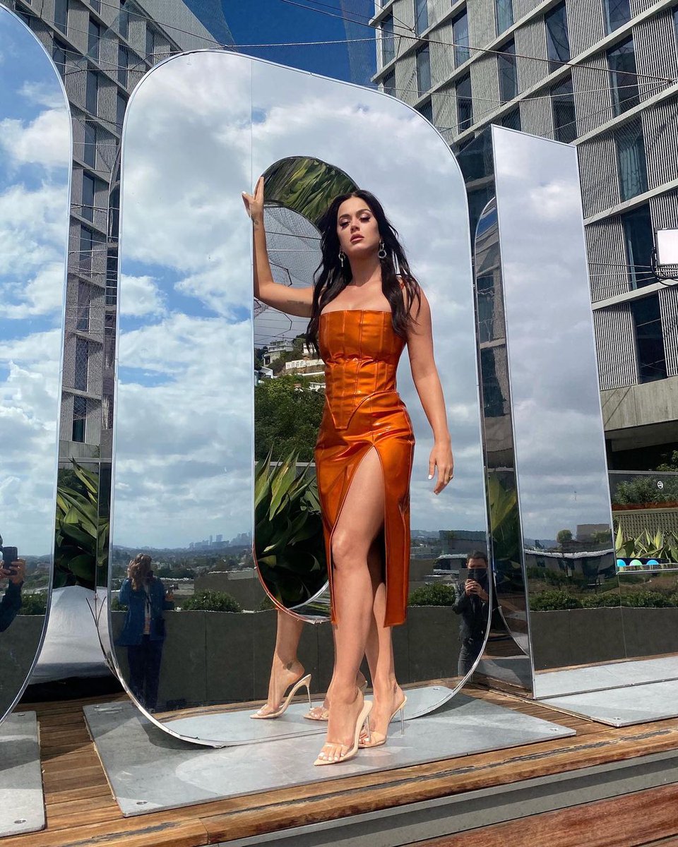 AwesomeTopmodel's tweet photo. @katyperry this singer shows us how to look like a candy each time! Happy Birthday Diva...

Visit: https://t.co/kmQWH4CWz6

#awesometopmodel #awesometv #realawesometv #inspire #inform #entertain #igers #fashionstyle #katyperry #mumbai #newyork #happybirthday https://t.co/DWAAil8OE6