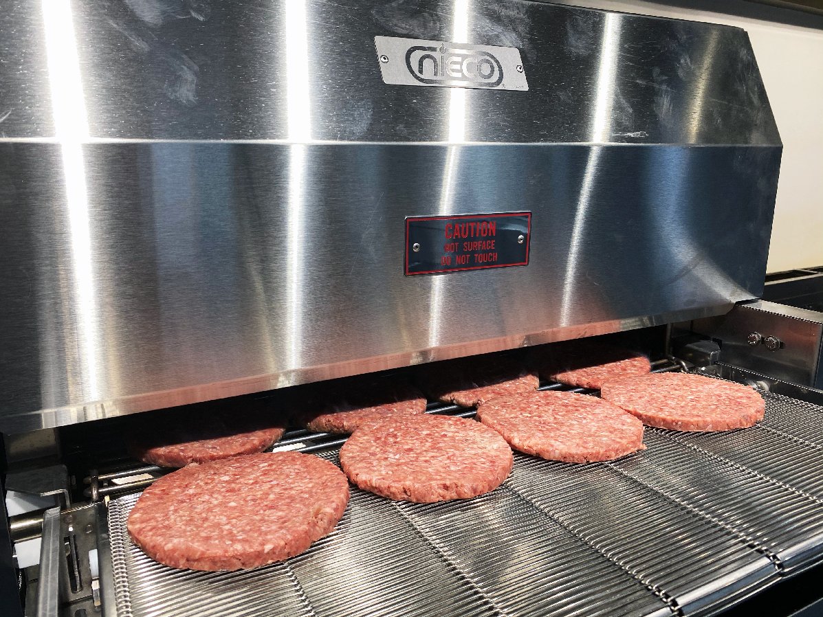 Have you seen our #Nieco broiler? We've got one set up for live cooking at our #MiddlebyUK &amp; #MiddlebyEurope Culinary Centre! Come down and see it in action for yourself, you won't be disappointed - we're sure about that!

#NiecoBroiler #Burgers #AutomatedBroiler #Middleby