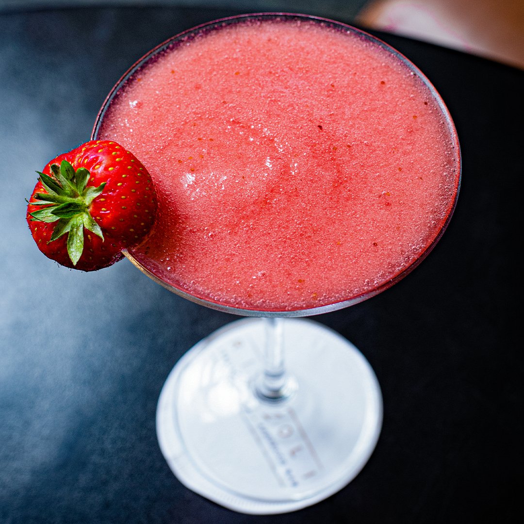 RizzoliProsecco's tweet photo. It’s 5 o’clock somewhere.... fancy a drink? Serving alcohol all day everyday including your summertime faves - frozen strawberry daiquiris, pornstar martinis and more...🍓🍹 #frozenstrawberrydaiquiri #proseccobar #italiancafe #summertimecocktails #bestofsummertimecocktails https://t.co/gyn3B58Xal