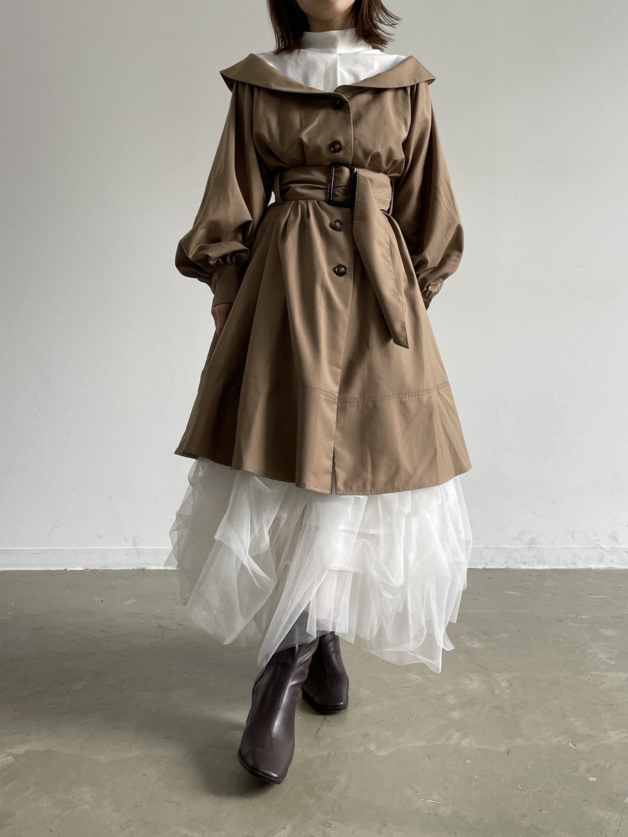 本日販売開始！

チュールギャザードッキングトレンチワンピース

ウエストキュッ！裾にかけてチュールブワッ！
が好きな私にとって最高のシルエット😌🤝

トレンチドッキングでヒップもカバーしてくれるから
ウエストもメリハリついてスッキリ着れます◎

LA BELLE ETUDE
ラベルエチュード