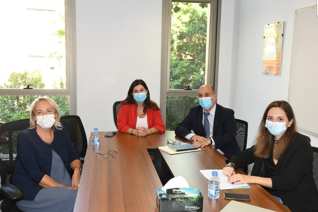 IC_Lebanon's tweet photo. L’IC a reçu la visite de Mme Isabelle Le MOAL, Conseillère Pédagogique auprès de l'@aefeinfo et adjointe à l'Inspectrice. Nous avons établi ensemble un calendrier d’accompagnement pédagogique afin de venir travailler avec les enseignants. #icspirit #aefe https://t.co/WgsG2mNOVb