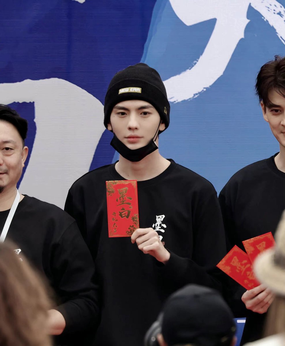 C_mandraa's tweet photo. Drama E-sport romansa modern #MoBai-#墨白 telah menggelar upacara syuting bersama para pemainnya #ZhangXueying, #BiWenjun, #DylanKuo dan #DaiSi.
Diproduksi oleh iQiyi bersama Aisha Sugar Studio. Drama adaptasi novel karya Da Ju Mao ini akan disutradarai oleh Wang Yan.
#NEXT7 https://t.co/cPSEBCtleq