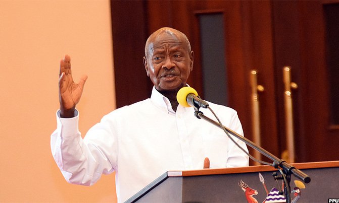 tvwestUG's tweet photo. Purezidenti @KagutaMuseveni naija kugambira eihanga aha burwaire bwa #COVID19 n’ezindi nshonga ezaine akakwate n’oburwaire obu aha rwakana ebiro 28/10/21, Shaaha 2 z’omwabazyo.

#WesUpdates https://t.co/8kqMnQKtDF