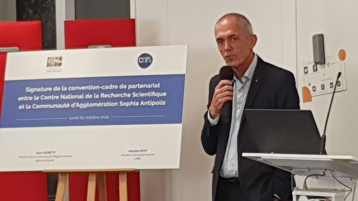 CNRS Côte d’Azur (@cnrs_dr20) on Twitter photo Signature de la convention-cadre de partenariat entre le <a href="/CNRS/">CNRS 🌍</a>
& la <a href="/CASAOfficiel/">CASA - Officiel</a> Communauté d’Agglomération Sophia Antipolis
par <a href="/JeanLeonetti/">Jean Leonetti</a>, Pdt de la Communauté d’Agglomération Sophia Antipolis & <a href="/antoine_petit_/">Antoine Petit</a>, PDG #CNRS afin de renforcer la stratégie partenariale azuréene Signature de la convention-cadre de partenariat entre le <a href="/CNRS/">CNRS 🌍</a>
& la <a href="/CASAOfficiel/">CASA - Officiel</a> Communauté d’Agglomération Sophia Antipolis
par <a href="/JeanLeonetti/">Jean Leonetti</a>, Pdt de la Communauté d’Agglomération Sophia Antipolis & <a href="/antoine_petit_/">Antoine Petit</a>, PDG #CNRS afin de renforcer la stratégie partenariale azuréene