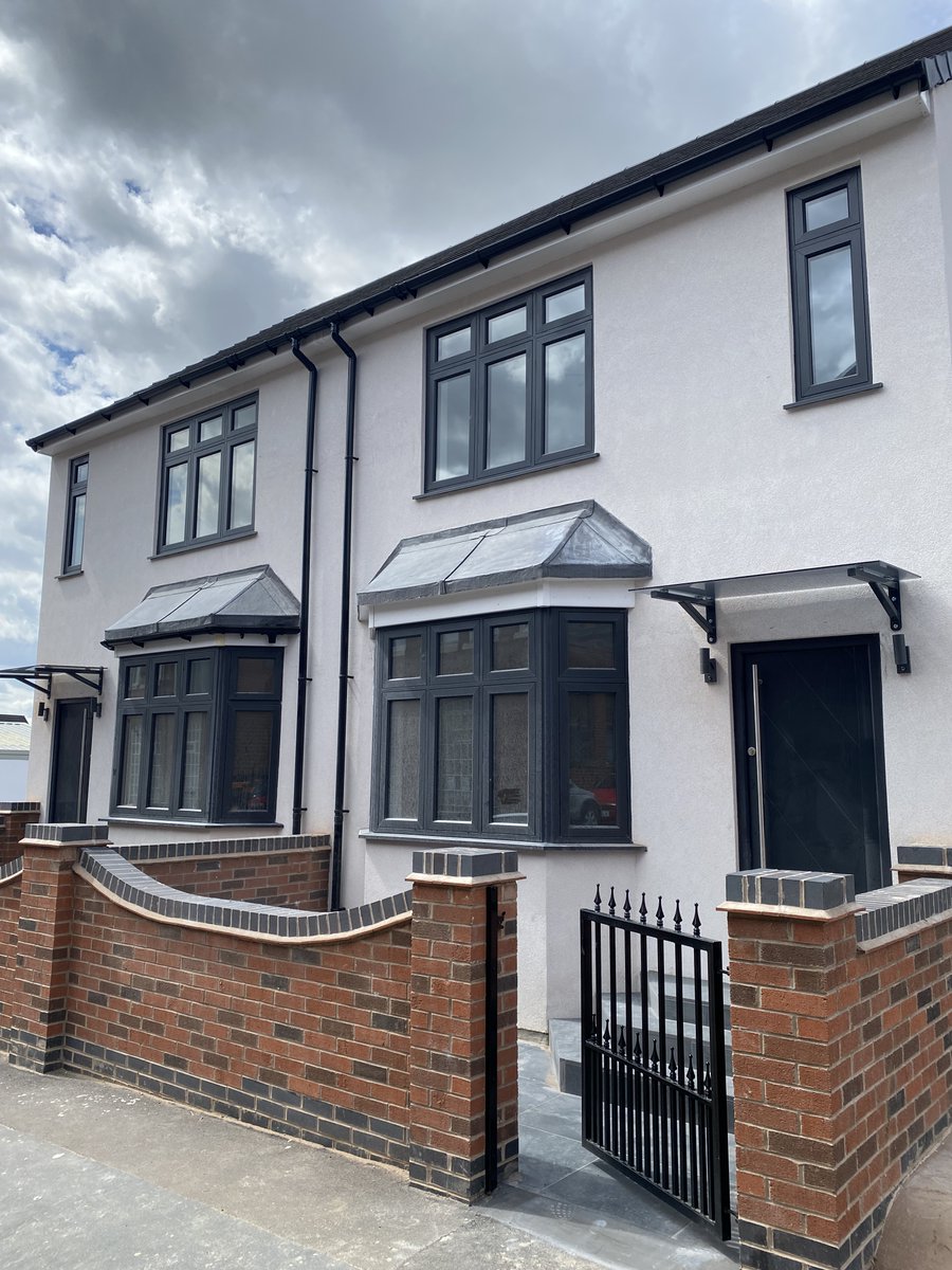 ARMCOPartners's tweet photo. #WalkerDoble has a semi-detached #CharlesJordanHomes available for sale in #Hinckley.
This beautiful home is finished with a premium high standard – doesn’t it look amazing?!
Contact them today on 0121 309 0333 to book a viewing.
#NewHouse #TownHouse #NewBuild https://t.co/bs3e3FRF5g