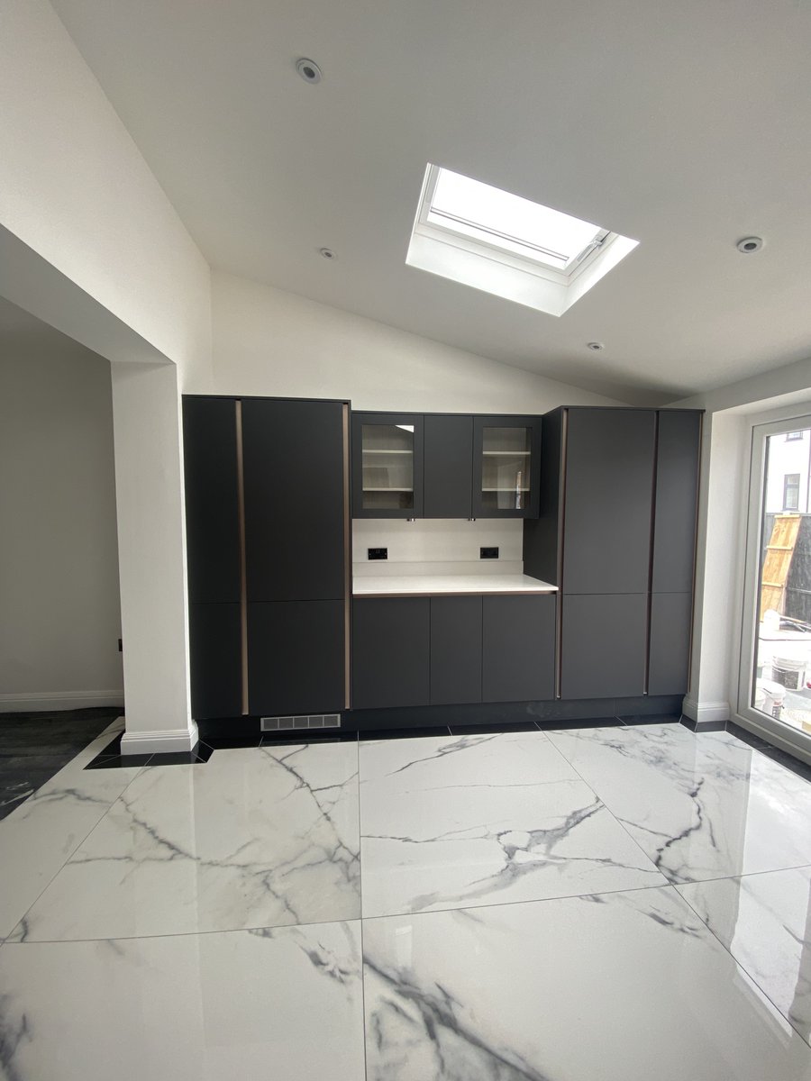 ARMCOPartners's tweet photo. #WalkerDoble has a semi-detached #CharlesJordanHomes available for sale in #Hinckley.
This beautiful home is finished with a premium high standard – doesn’t it look amazing?!
Contact them today on 0121 309 0333 to book a viewing.
#NewHouse #TownHouse #NewBuild https://t.co/bs3e3FRF5g