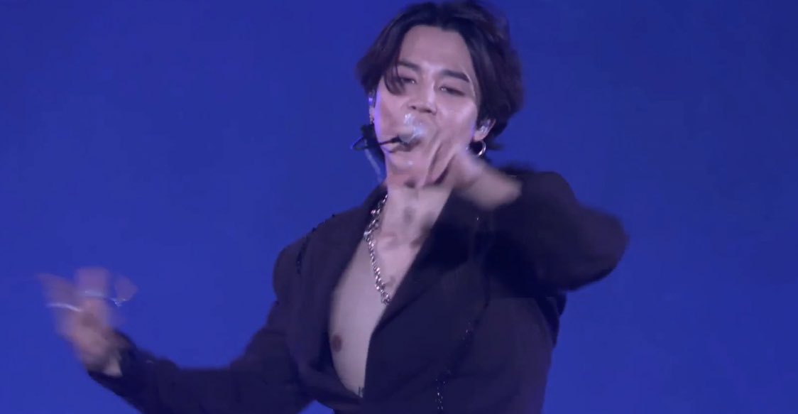 nani_ny_'s tweet photo. Omfg #JIMIN #BTSCONCERT #BTSPermissionToDanceOnStage #BtsDiscography https://t.co/0tNbOymMDI