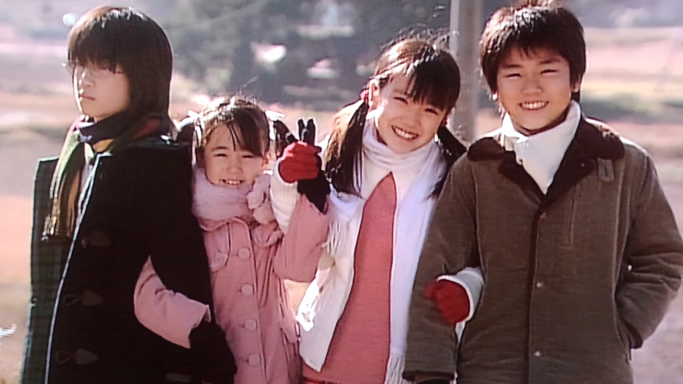 夜の鳥 ドラマ 砂時計 07 を視聴 原作 芦原妃名子 天までとどけ ぽっかぽか などのtbs系 愛の劇場 枠で放 送された昼ドラマ 14年間のストーリーを3つの時代 に分けて描く 主人公は 美山加 恋 小林涼子 佐藤めぐみ 子役 は 泉澤祐希