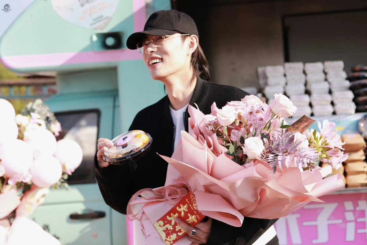 ziyangupdates's tweet photo. 211025 《拜托了！大侠》Drama Opening Ceremony

cr. Dreamboat_木子洋

#ONER #MuZiyang #木子洋 https://t.co/TpuOLMGeIt