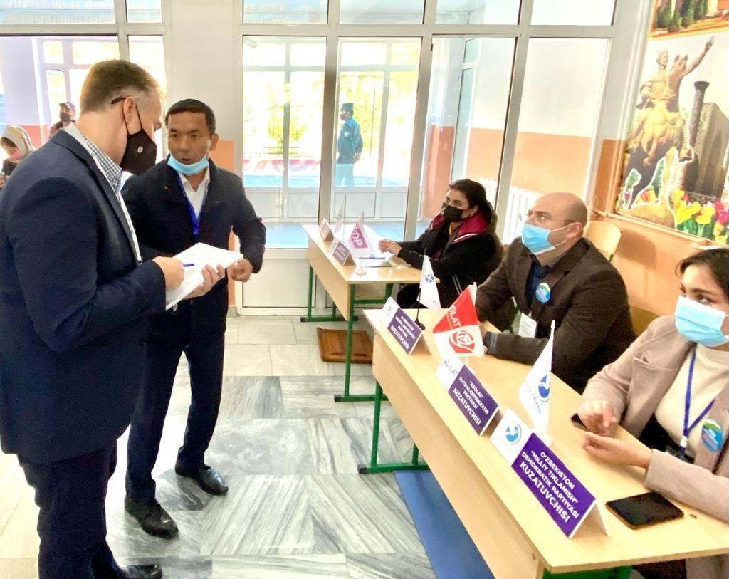 bondia's tweet photo. @FerranCostaAND participa en la primera missió internacional d’observació dels #comicis presidencials uzbeks @OSCE @LiberalsAndorra #Andorra #Uzbekistan https://t.co/q5Mv0wy1vd https://t.co/9tzrD8IaSa