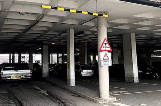 GGoalposts's tweet image. Our Nudge Bar is the perfect solution for warning vehicles of height restrictions ahead. Suitable for car parks, construction sites, warehouses or anywhere that requires restricted access.

Buy now for only £204.76