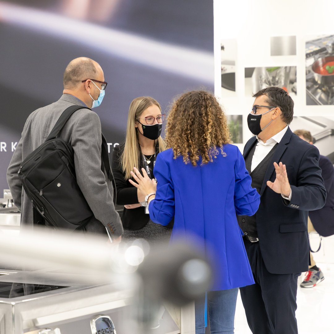 HostMilano tweet picture