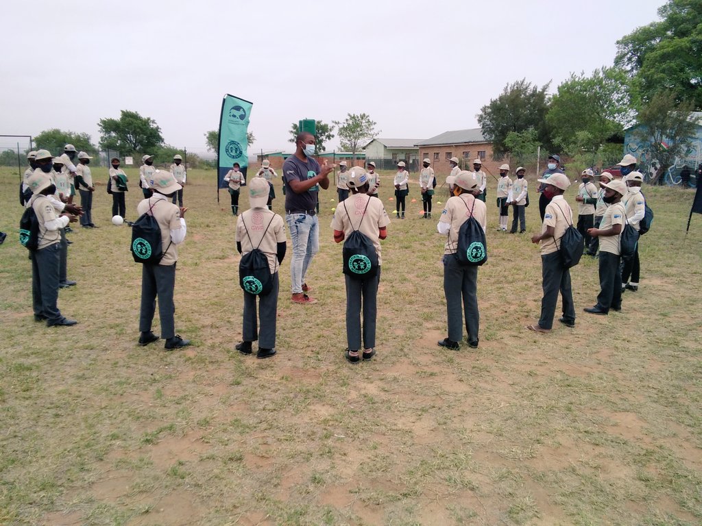 Floyd_1995's tweet photo. #OpenLearningAcademy coaching conservation 🦏 @dumphriesdlc 
@GwfOnline https://t.co/CQOKKf8WCG