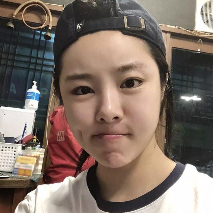 wheeiniethepup's tweet photo. IF SHE AIN'T THE CUTEST HUMAN BEING ALLIVE I DON'T KNOW WHO IS IT.
LOOK AT HER SO SQUISHY CUTE 🤧😭🤧😭❤️💕
#WHEEIN
#WheIn
@THEL1VE_LABEL https://t.co/4yGZKlYfnH