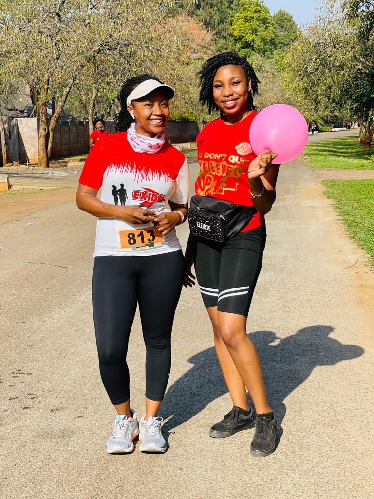 EastviewElites's tweet photo. 1/3 The Eastview Elites took it all out at the #exidemarathon today. We had to honor cancer survivors and giving hope to those suffering and affected by breast cancer. Runners would pick a pink balloon and run with it. They were expected to bring it back unpopped. https://t.co/1uSDH1VAo9