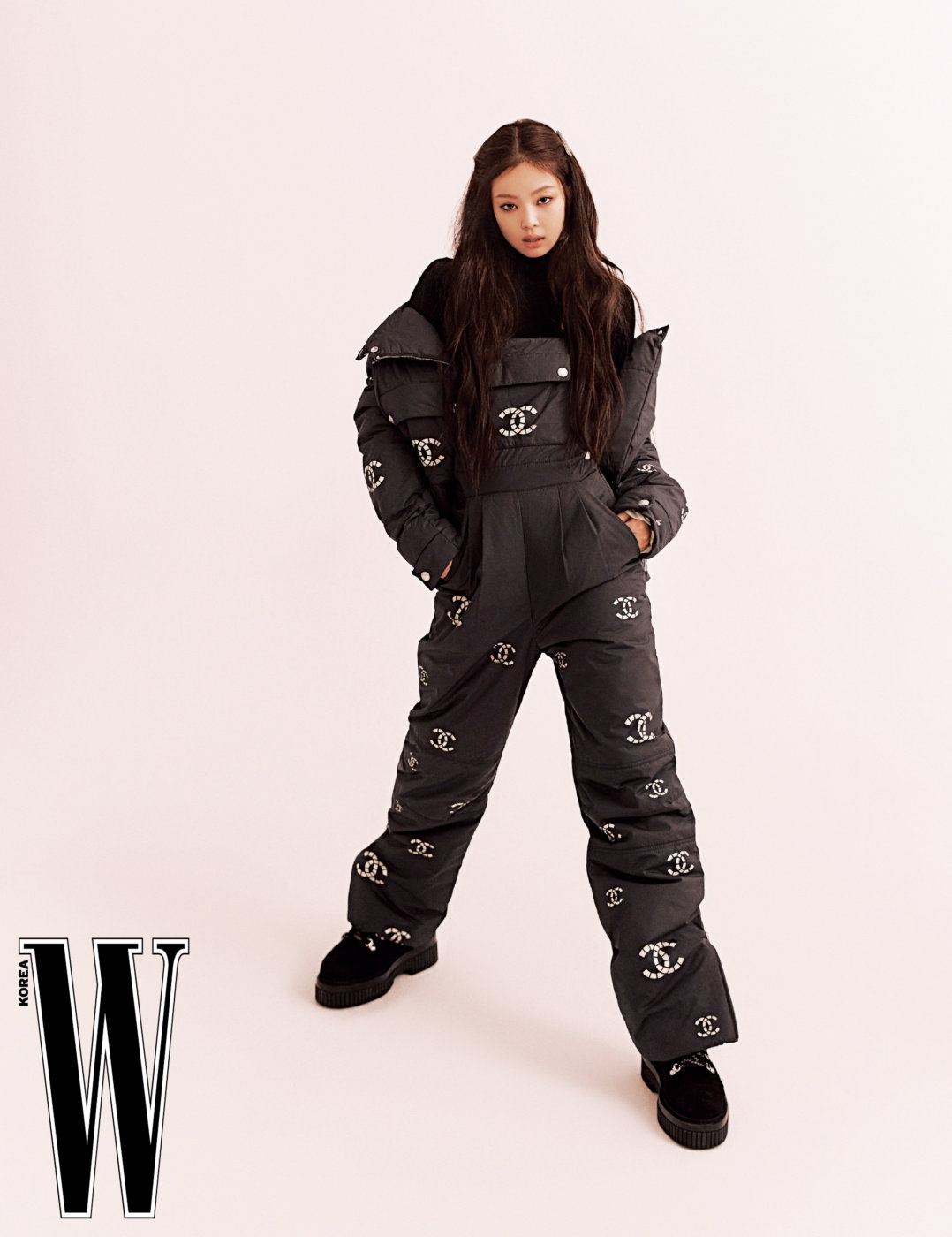❦ on X: jennie wearing chanel fw22 rain boots