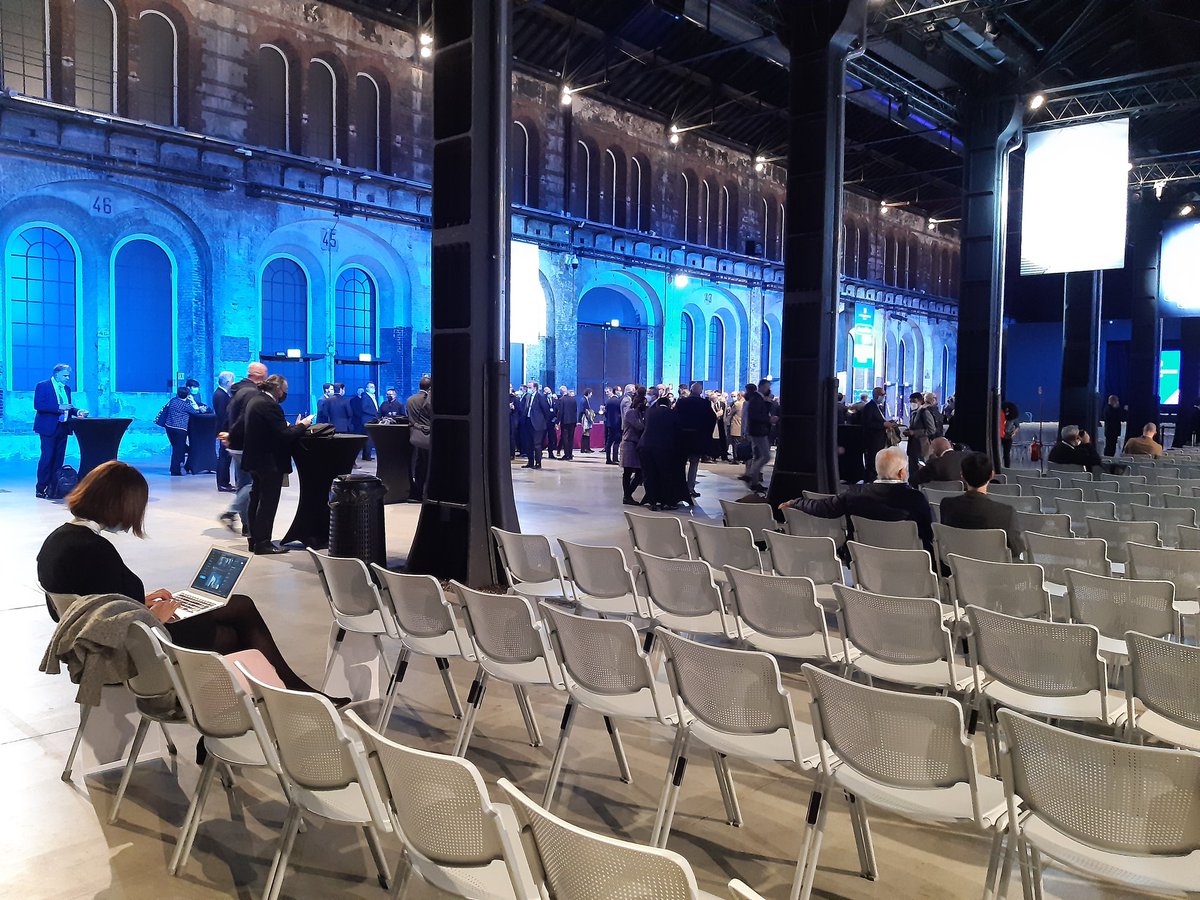 Laura Brescia tweet media