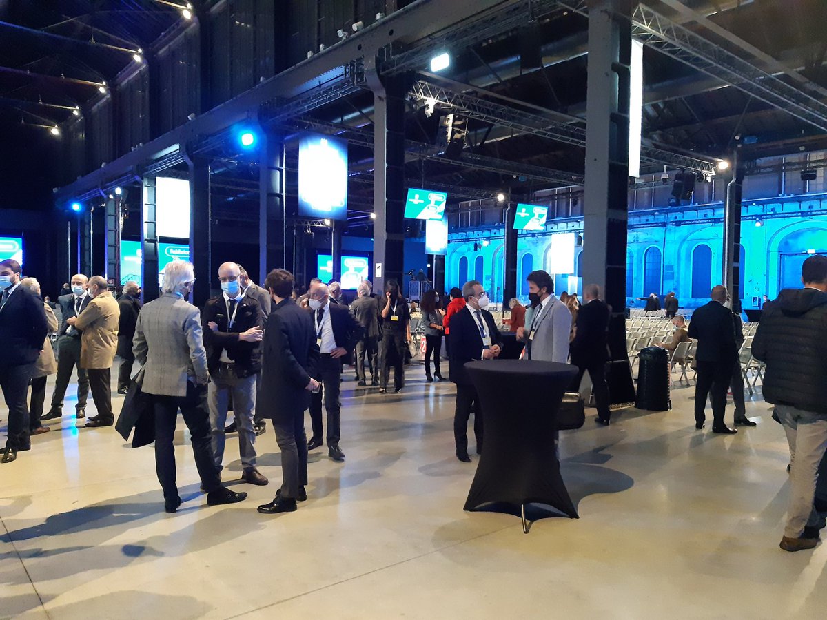 Laura Brescia tweet media