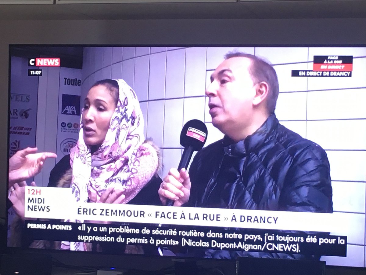 samsung409's tweet photo. @morandinilive
Une femme dit à #Zemmour qu'elle quittera son voile si il quitte sa cravate🤔 .Les deux s'exécutent, autour les hommes musulmans lèvent le ton, elle remet son voile rapidement...
Pour elle c'est une femme libre...
#JeSoutiensZemmour 
#Drancy
@PascalPraud https://t.co/uunGGSFYyX