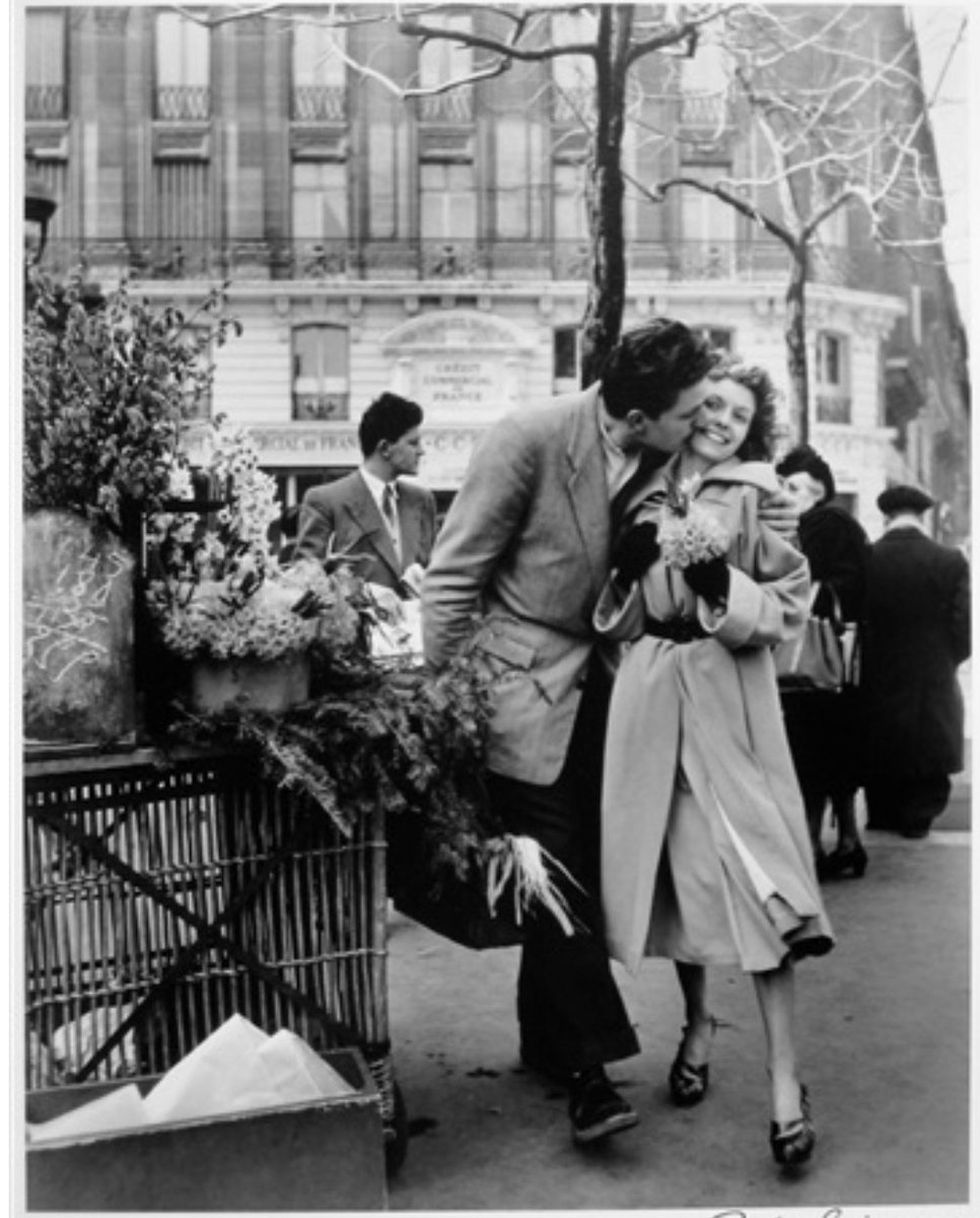 Il n'y a pas de hasards, il n'y a que des rendez-vous.

Paul Eluard

(Robert Doisneau)