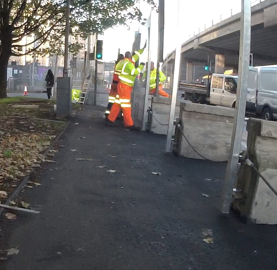 bjwillett's tweet photo. @GlasgowCC This was the recommended two-way #COP26 cycle route this morning…now half width. Seriously @GetReadyGlasgow ? https://t.co/FubANEQ1LO