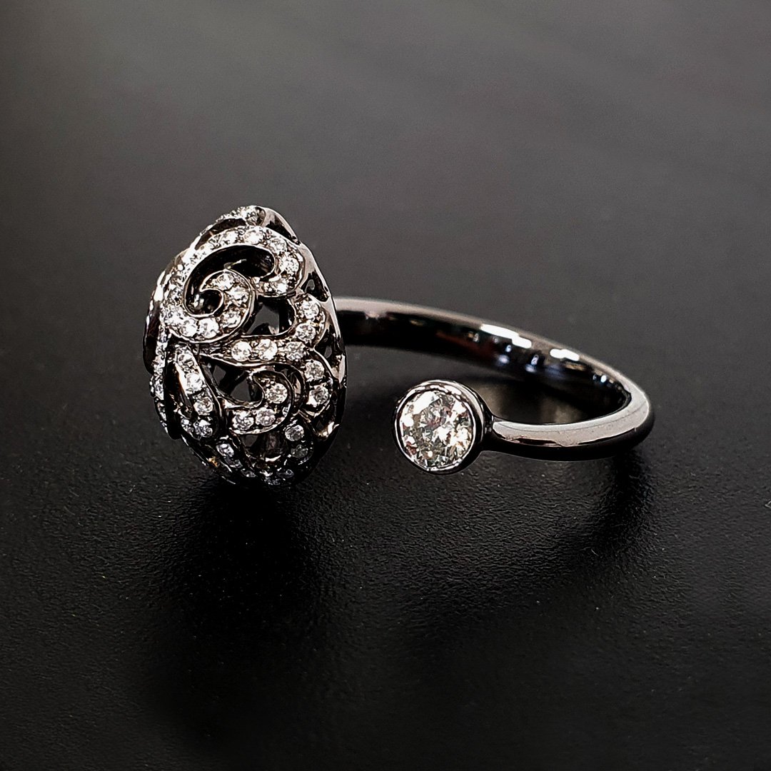 FeiLiuJewellery's tweet photo. How happy would you be to find this sparkle in your Christmas cracker? 🎄 A beautiful diamond exhibiting stunning craftsmanship and diamond brilliance. Unique in design and effortlessly elegant filigree detail inspired by the feminine curves of the exotic orchid flower.

#ring https://t.co/dqq6efdcRO