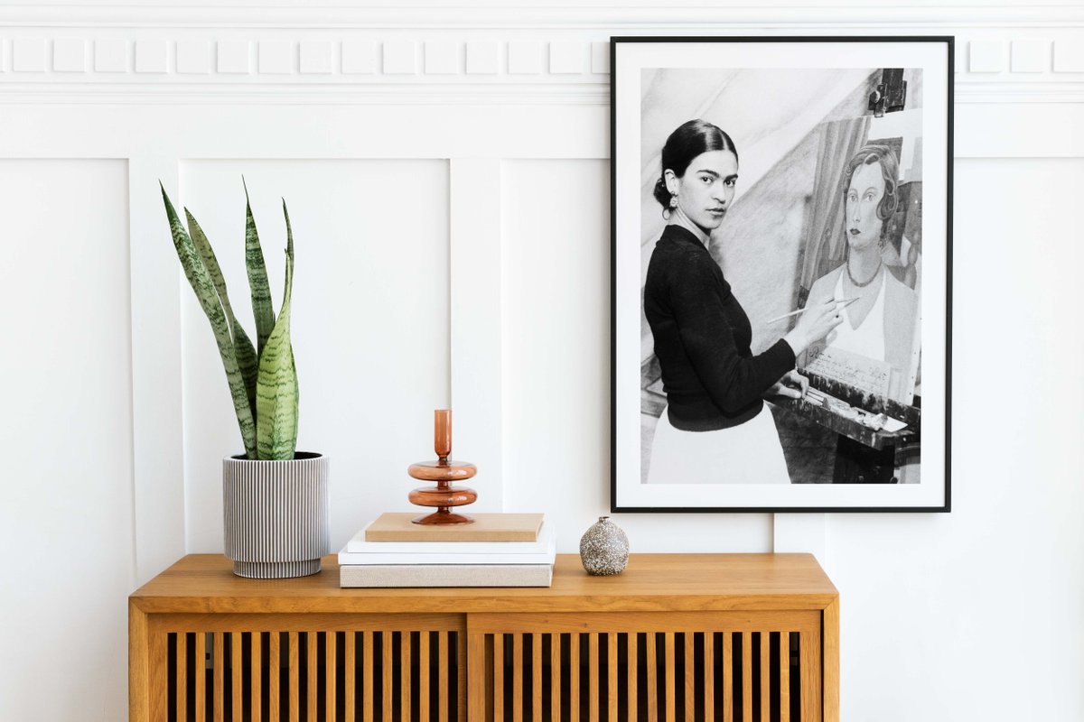 galleryprintart's tweet photo. Happy International Artists Day! 🎨

Check out the 'Frida Kahlo Portrait Painting at Easel Vintage Icon Print' below ⬇️
https://t.co/5AHPKBdlWw

https://t.co/X6TfVNe1gs
#galleryprintandart #wallart #artists #frida #internationalartistsday #framedprint #interiors #interiordecor https://t.co/UX1j82ibZR