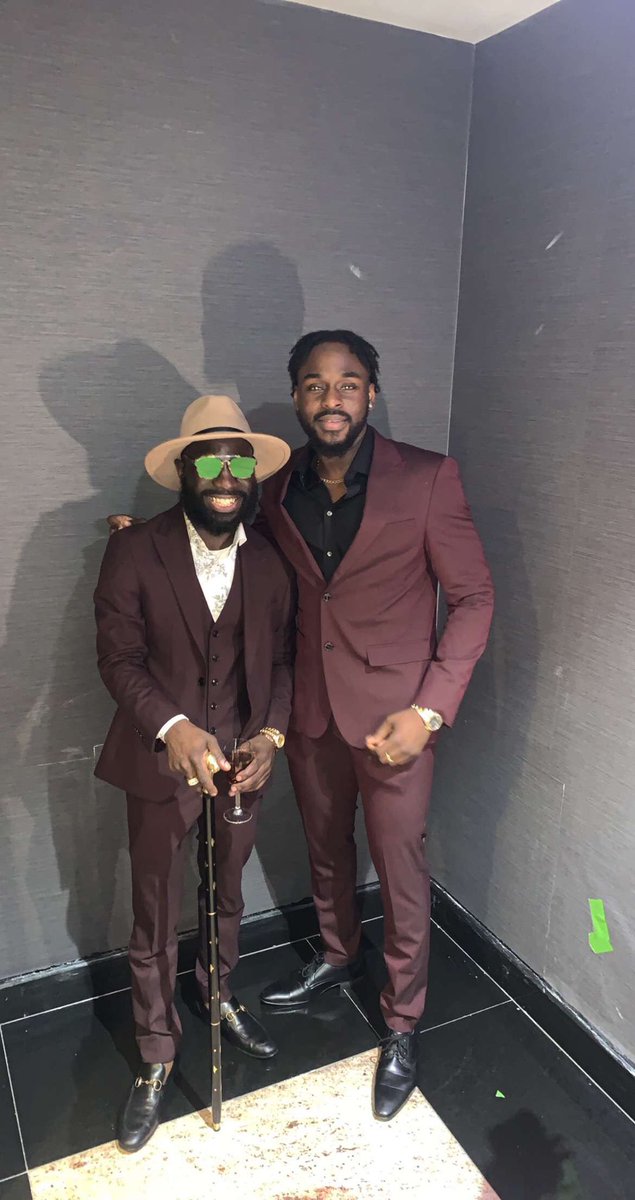 JSolz's tweet photo. Who knew Burgundy worked so well 👌🏾 https://t.co/JsHfIkryfu