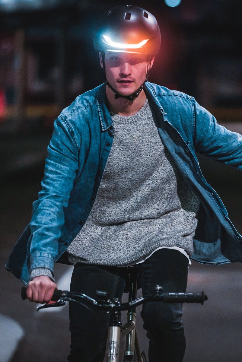 La start-up <a href="/BemojooS/">Be Mojoo</a> va distribuer de nouveaux casques vélo connectés Lumos !

Grâce à une app mobile (aussi dispo sur Apple Watch) et un accessoire à accrocher au guidon, on peut indiquer la direction et les actions que l'on entreprend à vélo !