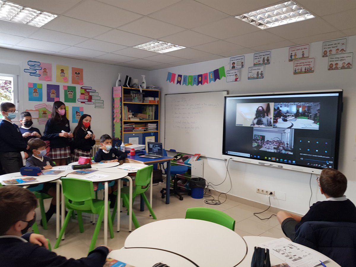 AEtwinning's tweet photo. Primera videoconferencia de este curso del proyecto "Caminante...", Pontevedra, Murcia e Italia... las aulas de quinto hablan de Dante y Valle Inclán... @carmenguidetti2 @PaquiSaorin @eTwinning_es https://t.co/4s9rKyyBIb
