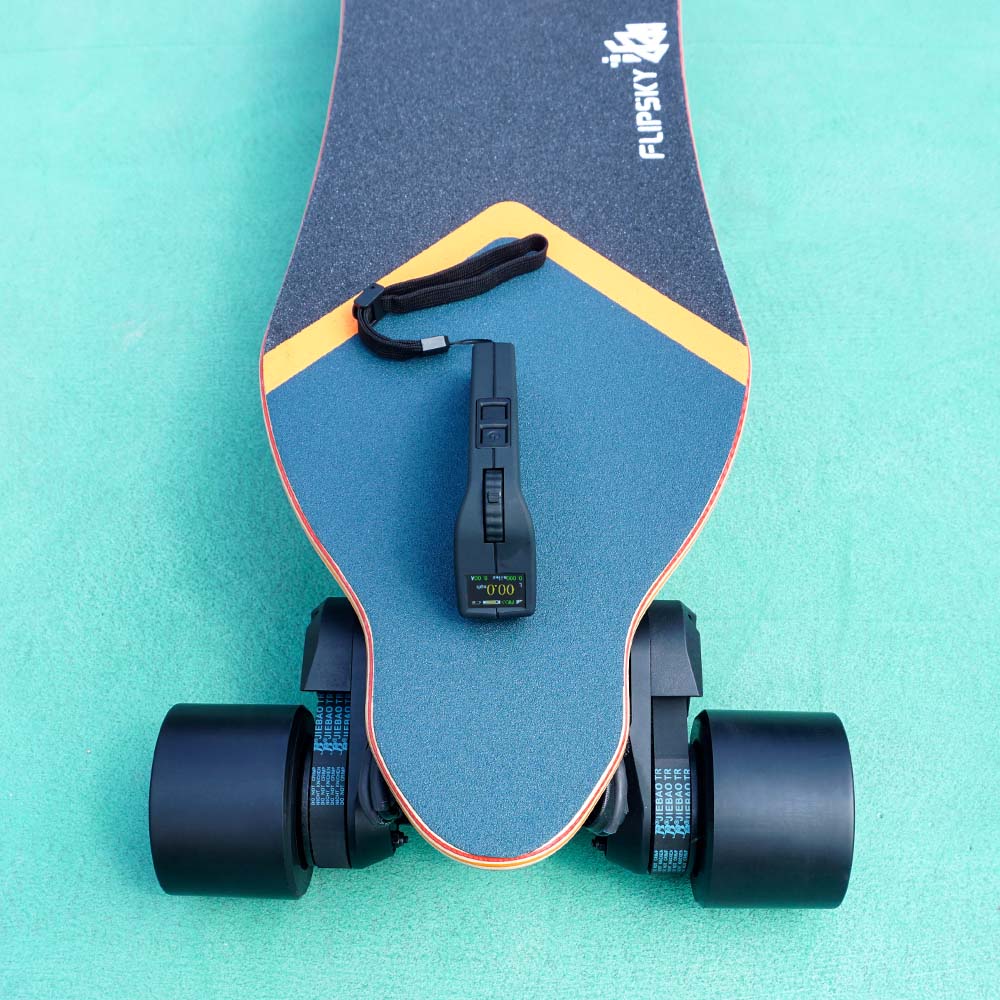 Flipsky_Tech's tweet photo. F1 Pro City Board Come Soon~

#electricskateboard 
#esk8 
#commuting
#longboard 
#vesc 
#flipsky 
#flipskyesc 
#flipskyvx2
#flipskymotor https://t.co/1ZnAlgwjIQ