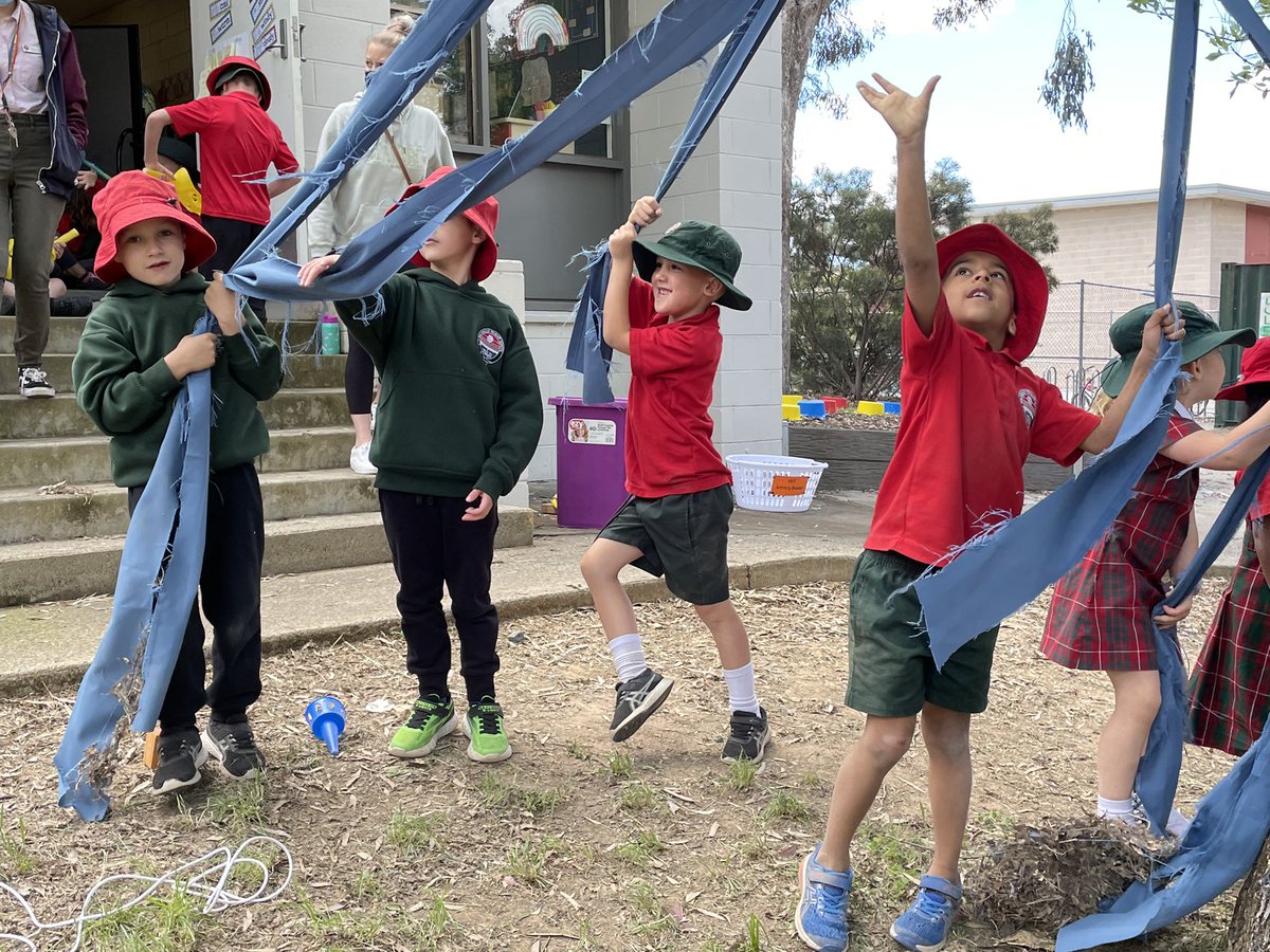 MacgregorPS's tweet image. Right back into the swing of things today! Same faces, new cohorted play spaces. So good to be back together ❤️👦🏼💚👧🏻❤️🧒🏽  @ACTEducation #stayingsafe #cohorting #Kindergarten