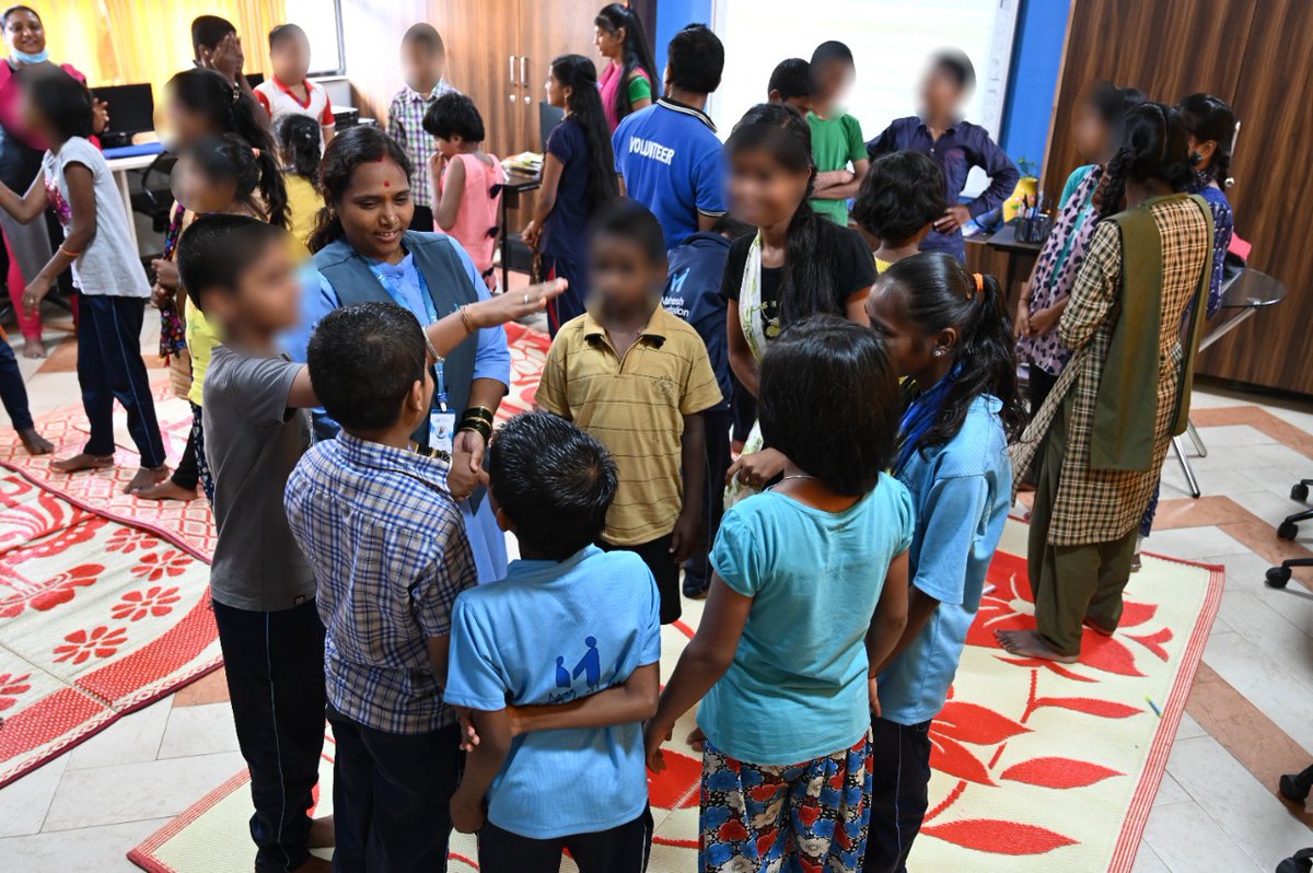 maheshfoundatio's tweet photo. We Mahesh Foundation have organized a session on Life Skills Education for the children. Dr. Neeta G has conducted a session in collaboration with Miracle Foundation.

#MiracleFoundation #LifeSkills #children #Education #MaheshFoundation #wecareforuncared #underprivilegedchildren https://t.co/mVrUZJtkaC