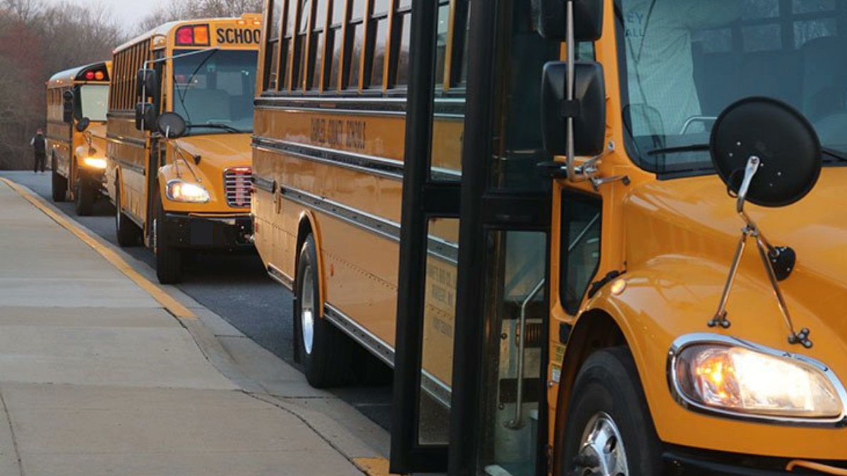 CCPS's tweet photo. Some school buses WILL NOT run this morning. To find the most up-to-date cancellations, route coverage &amp; delays, follow @CCPSBuses, go to https://t.co/fRjLEu2PNq or https://t.co/UeDpWrLLNR https://t.co/zy8WsbQrOw