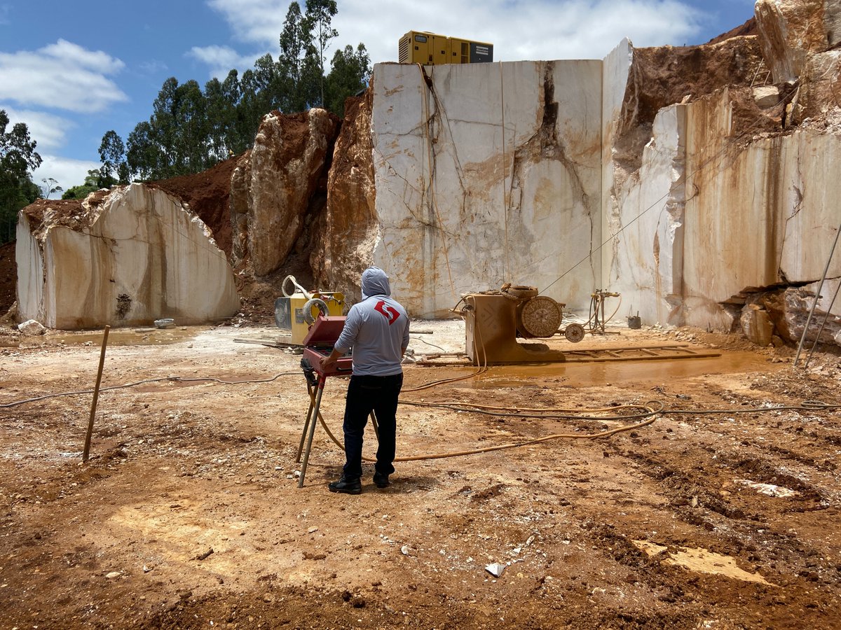 SolgaTools's tweet image. SOLGA Team in Brazil 🇧🇷

👷‍♂️👷‍♀️ Follow SOLGA Diamant on Instagram for enjoy more weekly content about our company, addly you could check our Website to meet better us 😊

#cantera #piedra #marmol #quarry #concrete #stone #marmomac #solga #solgadiamant #diamondtools