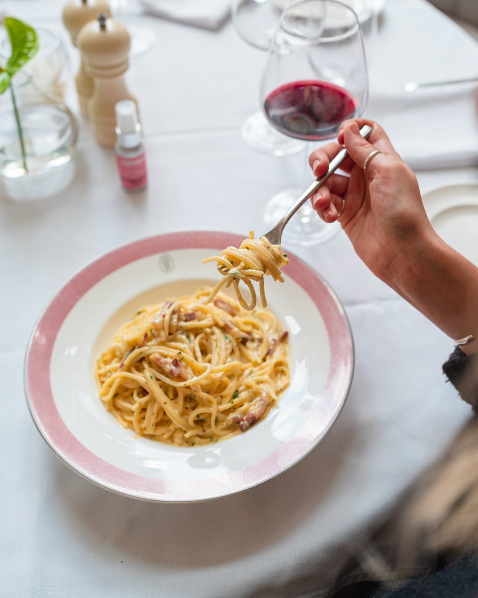Italian food doesn’t get much more luxe than here, where the <a href="/RossoRestaurant/">Rosso Manchester</a> chefs cook with the seasons using the finest ingredients to create dishes of pasta brilliance 👌

Read their <a href="/CnfGuides/">Confidential Guides</a> here; confidentialguides.com/restaurant/ros…