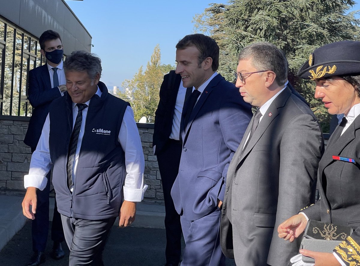 JeanMichelMIS's tweet photo. « La France 2030 se prépare aujourd’hui » @EmmanuelMacron 

#Siléane incarne ces entreprises que #France2030 a vocation à soutenir. Spécialiste de robotique et d’intelligence artificielle,#SILÉANE construit des machines pour automatiser le geste en contexte aléatoire ou inconnu. https://t.co/ds7xcrgDQa