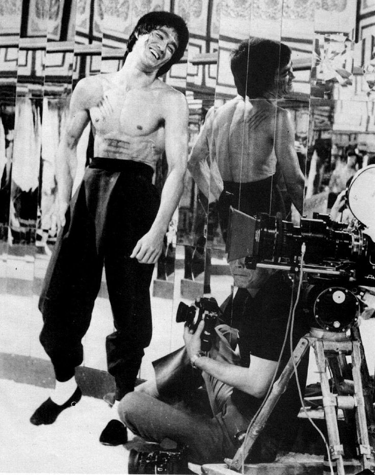 Дублер брюса ли. Брюс ли и я фильм 1973. Брюс ли и джеки чан. Чак норрис и брюс ли. Брюс ли выход дракона.