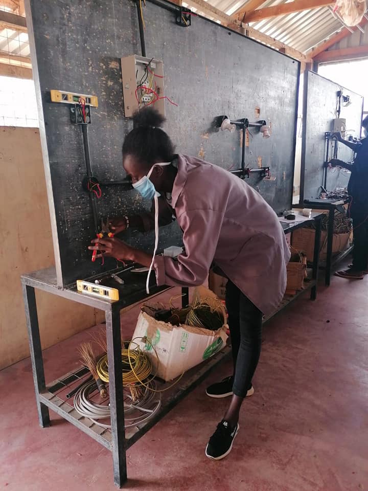 drckenya's tweet photo. Meet Doreen Ereng the only female in a class of 21 men challenging stereotypes at the @drckenya vocational training centre in Kalobeyei. "I'm taking a course in electrical installation and currently preparing to sit for NITA Test"
Thanks to @WUSC project by Gvt of Canada

📷Eliaf https://t.co/qYEl95h32G