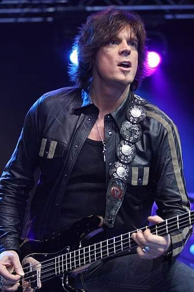 Happy Birthday,John!😊🤗😘❤️🎸🤘🎂🍰🥃
#johnlevén 
#europetheband 
#bassmaster 
#birthdayboy🎉
#58yearsyoung