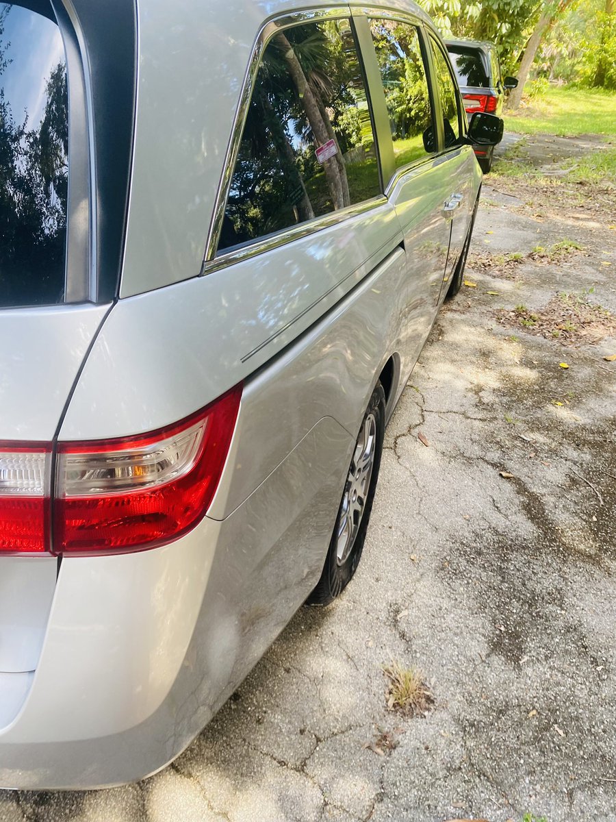 SFDPSERVICES's tweet image. Twins!
Why detail one &amp;amp; not the other?
#sfdp #safefastdetailingpros #florida #detailing #auto
